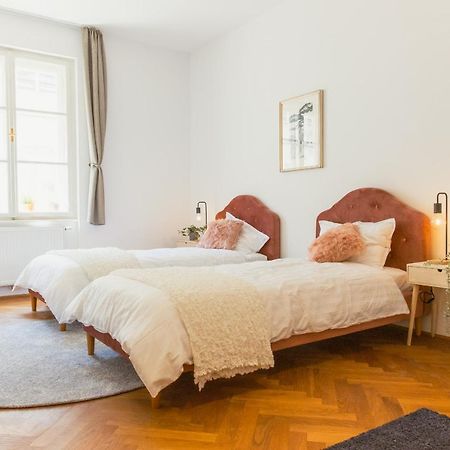 Top Location City Centre Condo In Historic Building With Free Garage Parking Lublaň Exteriér fotografie