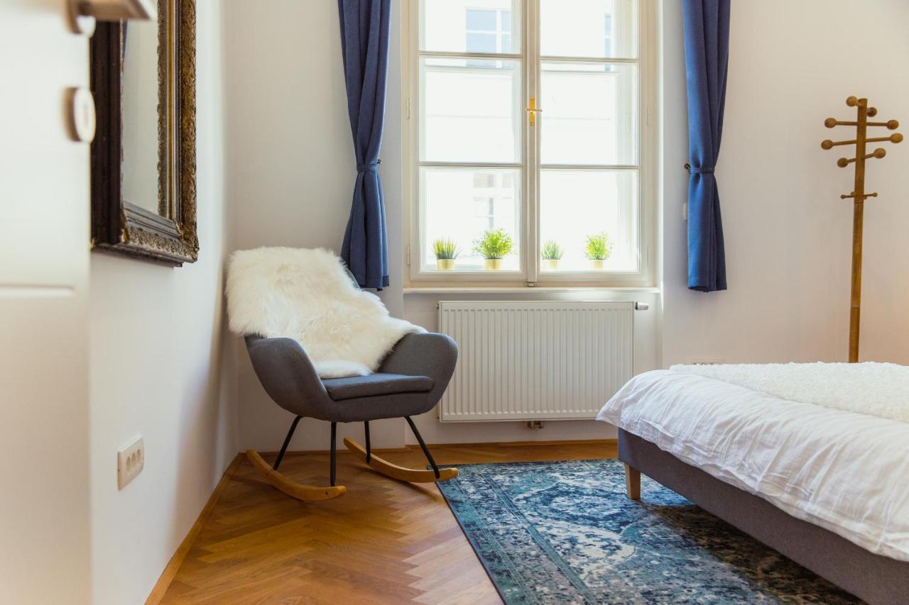 Top Location City Centre Condo In Historic Building With Free Garage Parking Lublaň Exteriér fotografie