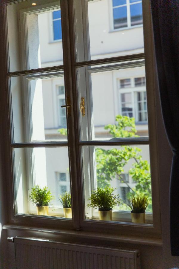Top Location City Centre Condo In Historic Building With Free Garage Parking Lublaň Exteriér fotografie